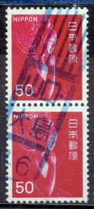 弥勒菩薩像50円赤ペアの山口大島局青色和文ローラー印